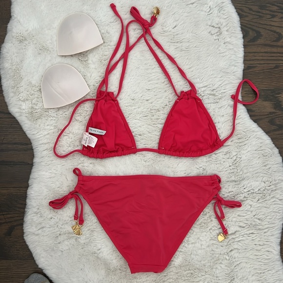 Trina Turk Red Bikini Set with Gold Hardware Accents, size 6 - Picture 7 of 8